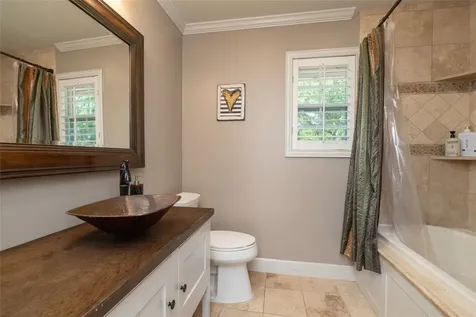 211 Crest Ridge Circle Lakeside TX 76108