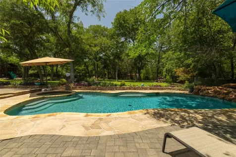 211 Crest Ridge Circle Lakeside TX 76108