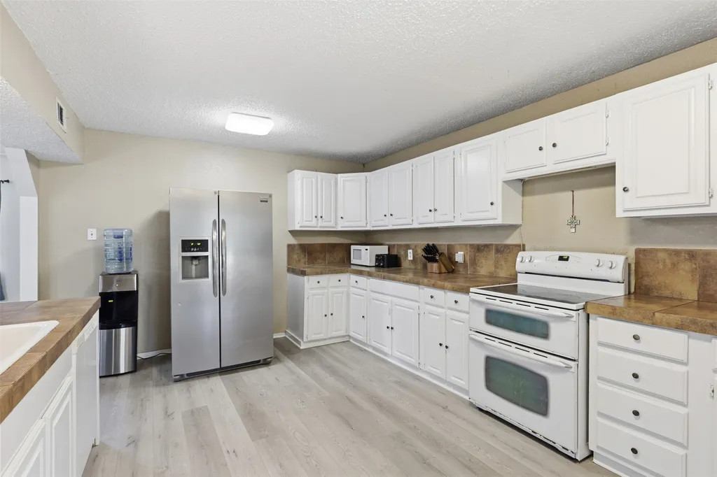 112 Spanish Trail Weatherford TX 76088