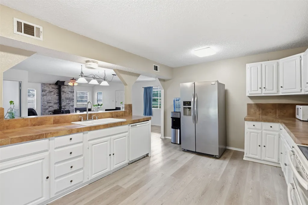 112 Spanish Trail Weatherford TX 76088