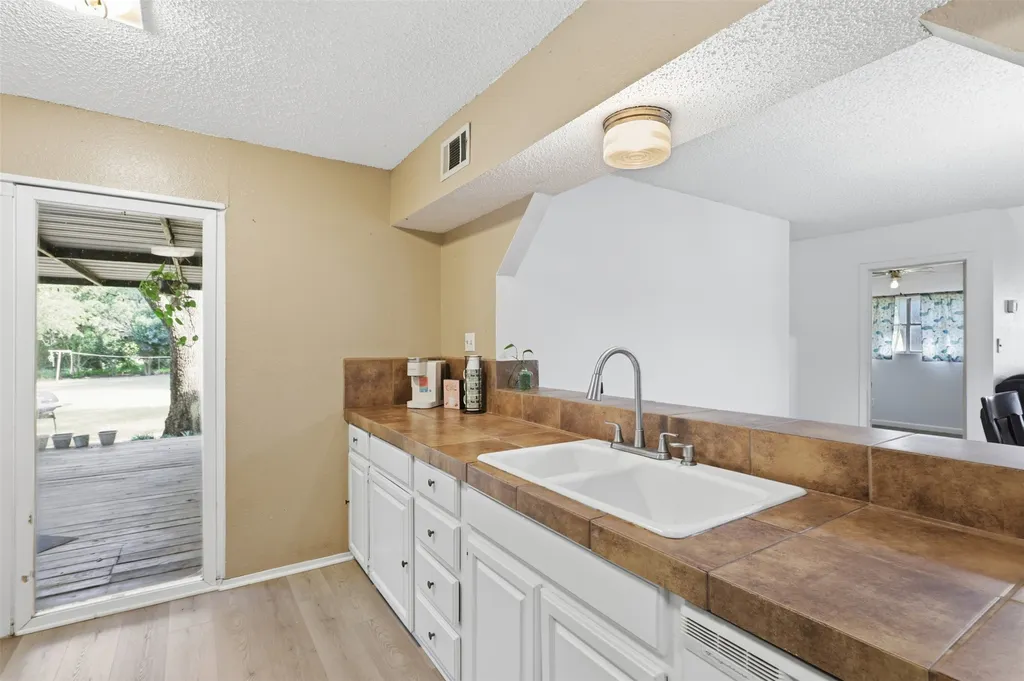 112 Spanish Trail Weatherford TX 76088