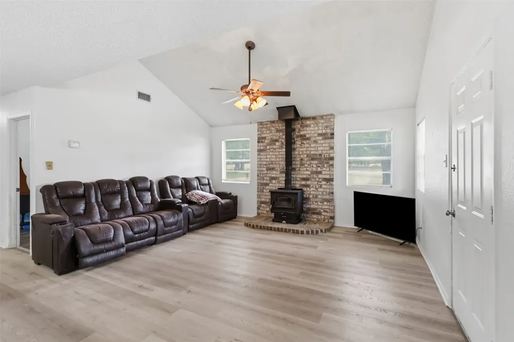 112 Spanish Trail Weatherford TX 76088