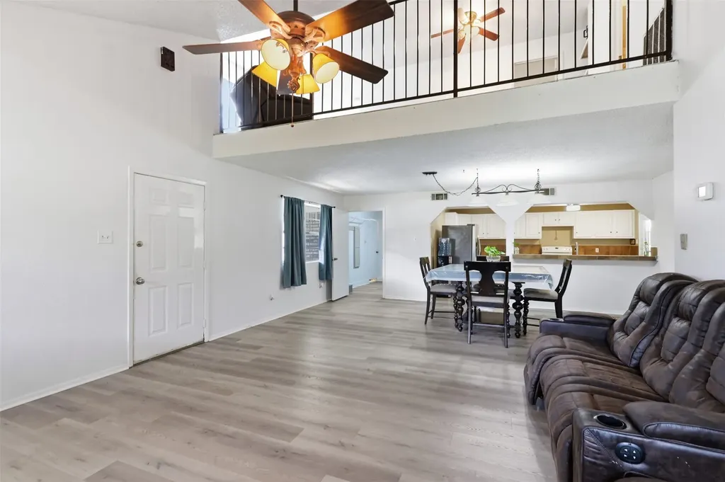 112 Spanish Trail Weatherford TX 76088