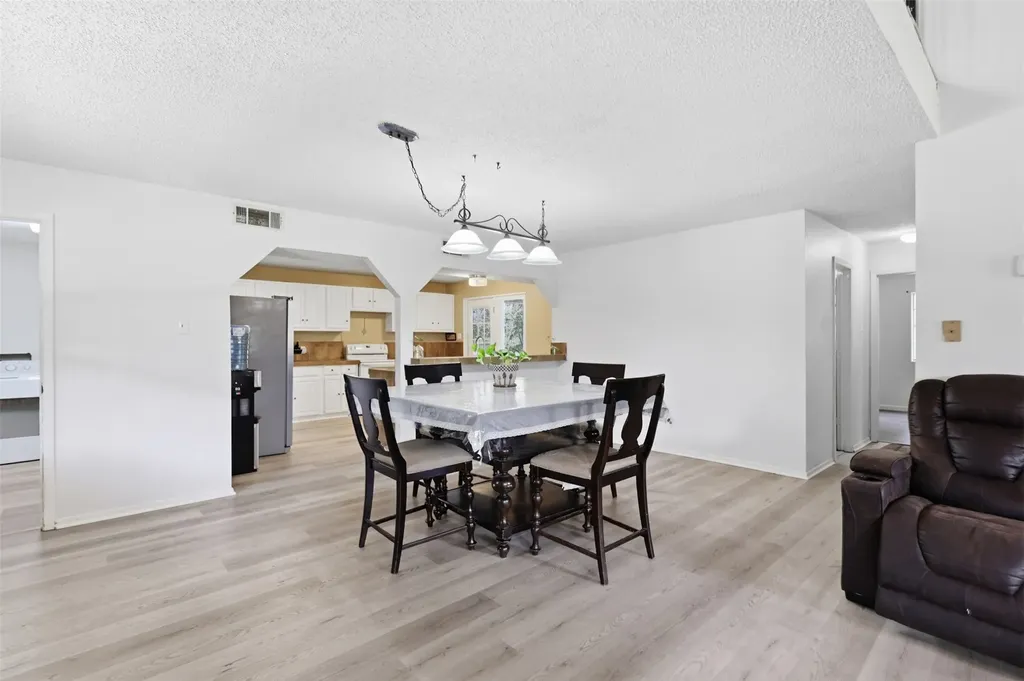112 Spanish Trail Weatherford TX 76088