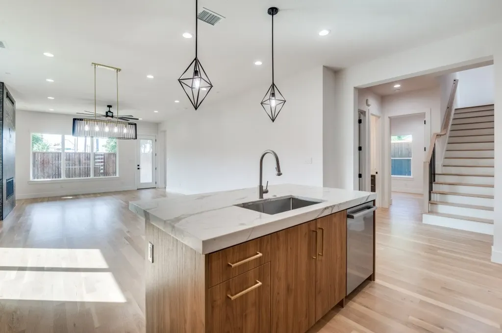 2805 Cherrywood Avenue Dallas TX 75235