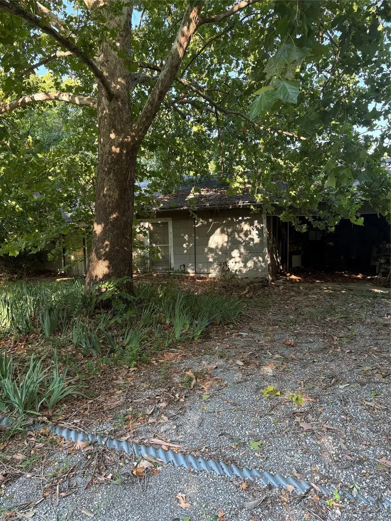 610 S Magnolia Avenue Pottsboro TX 75076