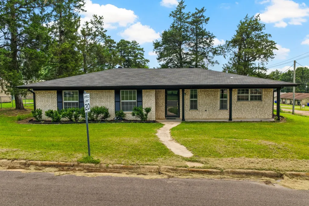 607 W Campbell Road Linden TX 75563