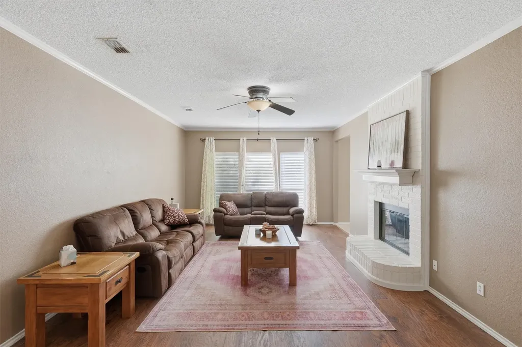 609 Carette Drive Fort Worth TX 76108