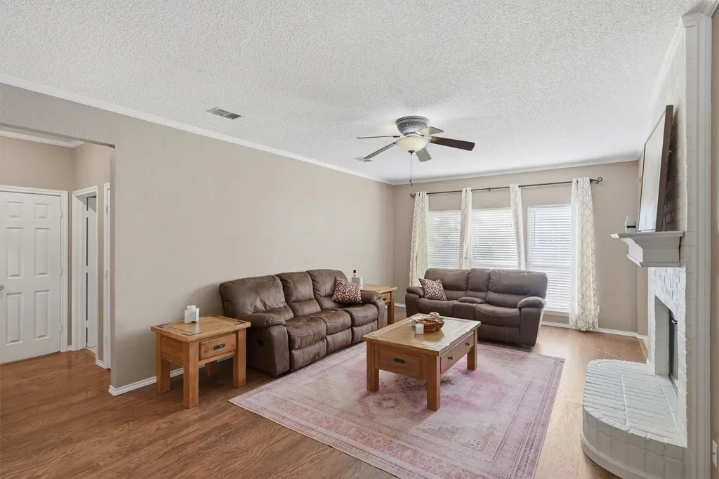 609 Carette Drive Fort Worth TX 76108