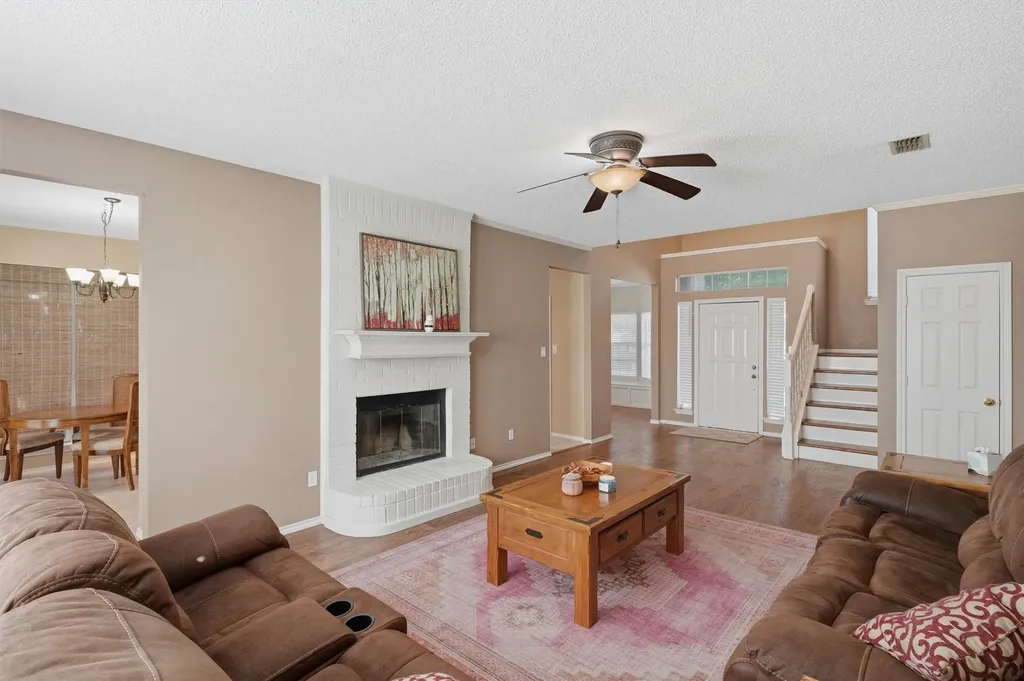 609 Carette Drive Fort Worth TX 76108