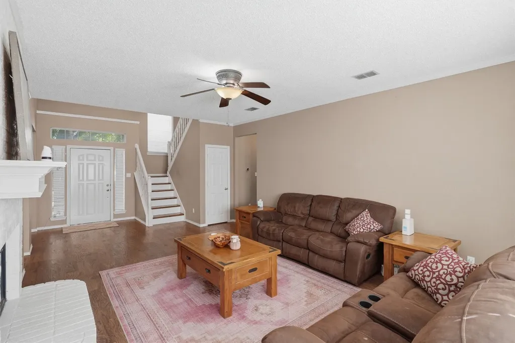 609 Carette Drive Fort Worth TX 76108
