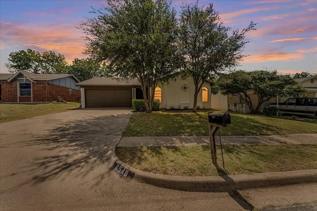6548 Wooddale Drive Watauga TX 76148