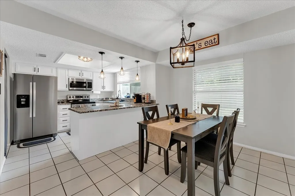 6548 Wooddale Drive Watauga TX 76148