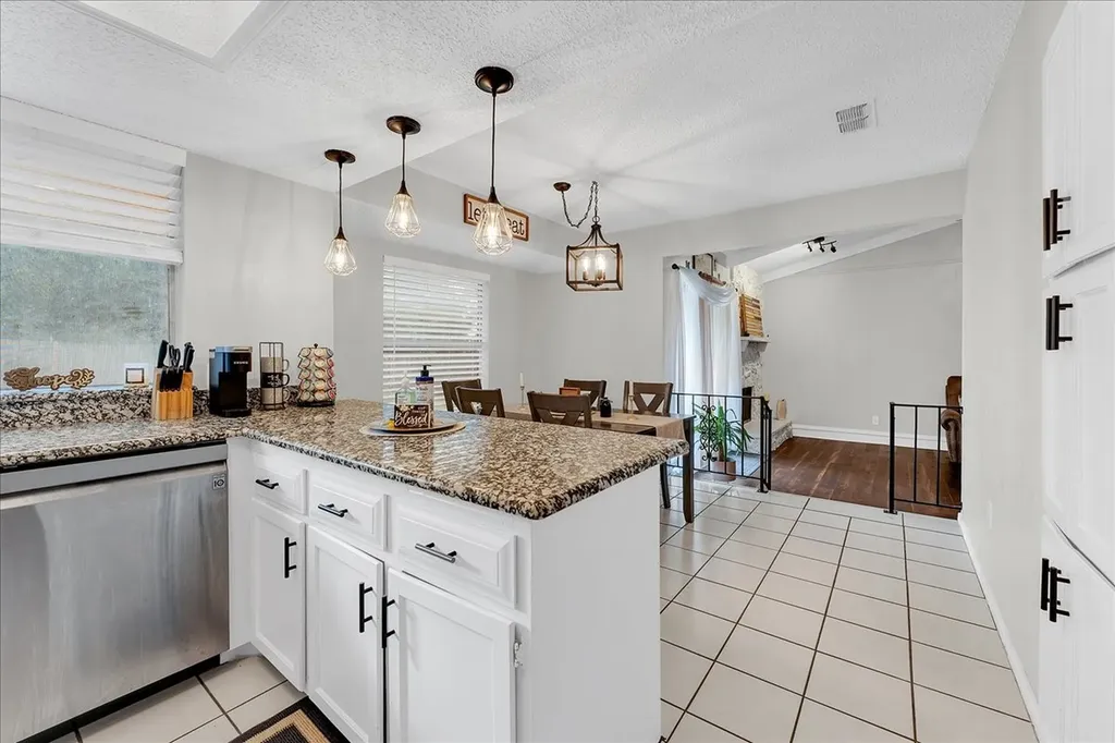 6548 Wooddale Drive Watauga TX 76148
