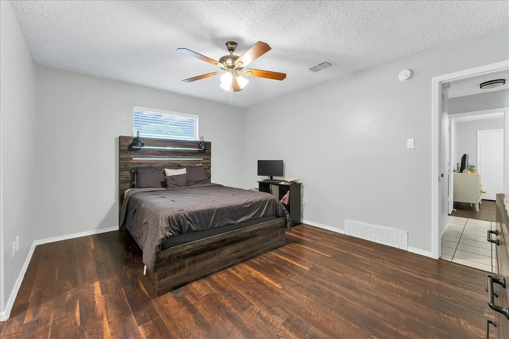 6548 Wooddale Drive Watauga TX 76148