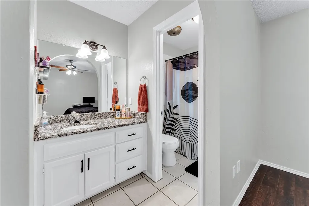 6548 Wooddale Drive Watauga TX 76148