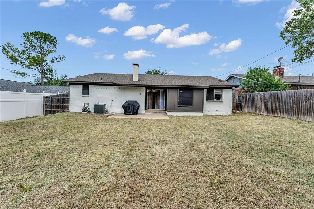 6548 Wooddale Drive Watauga TX 76148