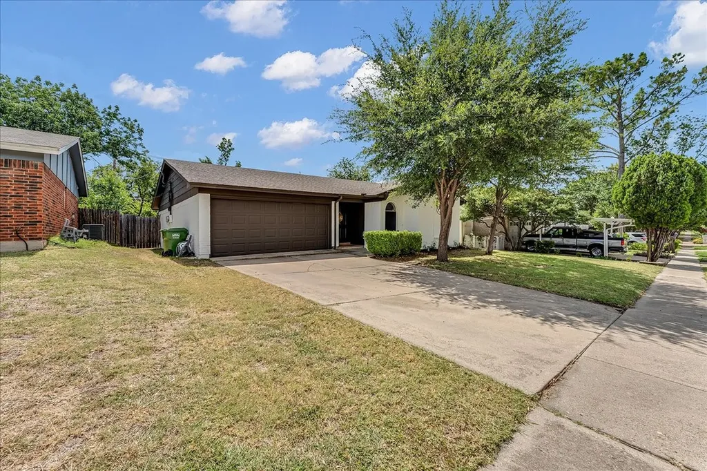 6548 Wooddale Drive Watauga TX 76148