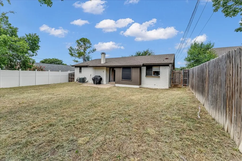 6548 Wooddale Drive Watauga TX 76148