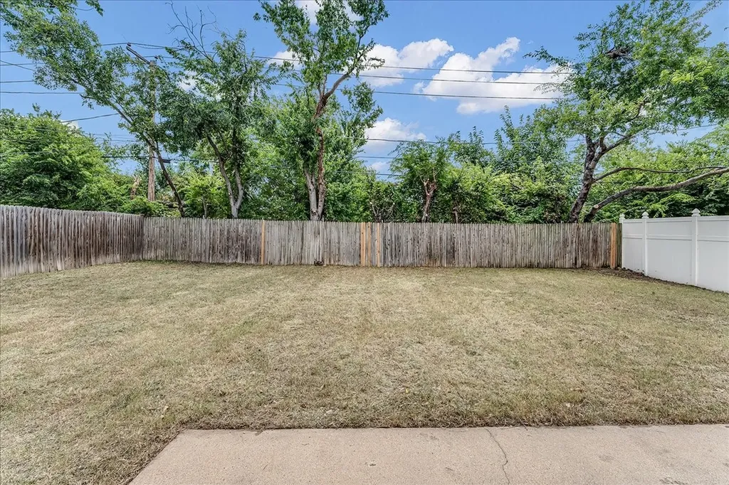 6548 Wooddale Drive Watauga TX 76148