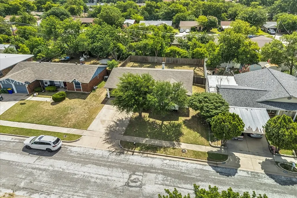 6548 Wooddale Drive Watauga TX 76148
