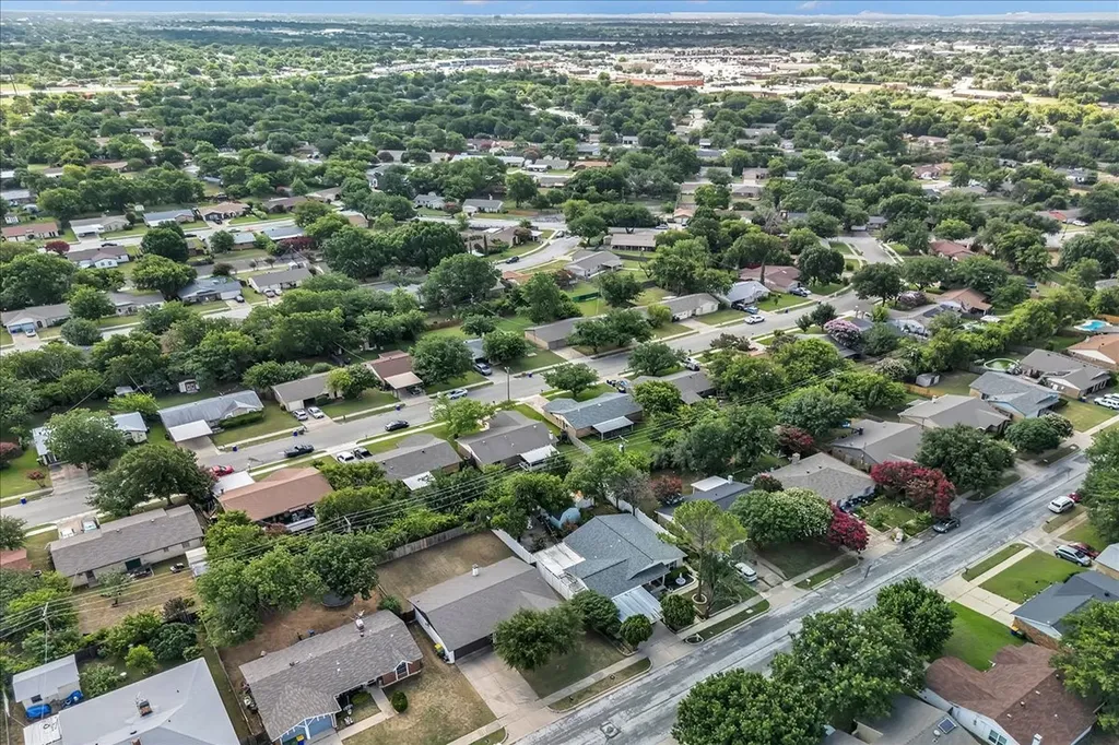 6548 Wooddale Drive Watauga TX 76148