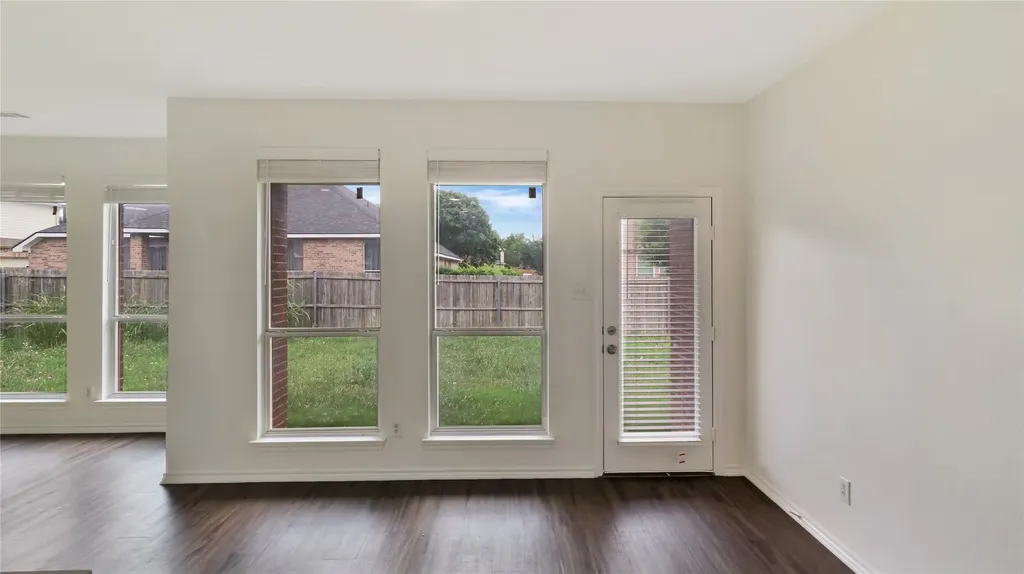 1106 Eastbrook Glenn Heights TX 75154