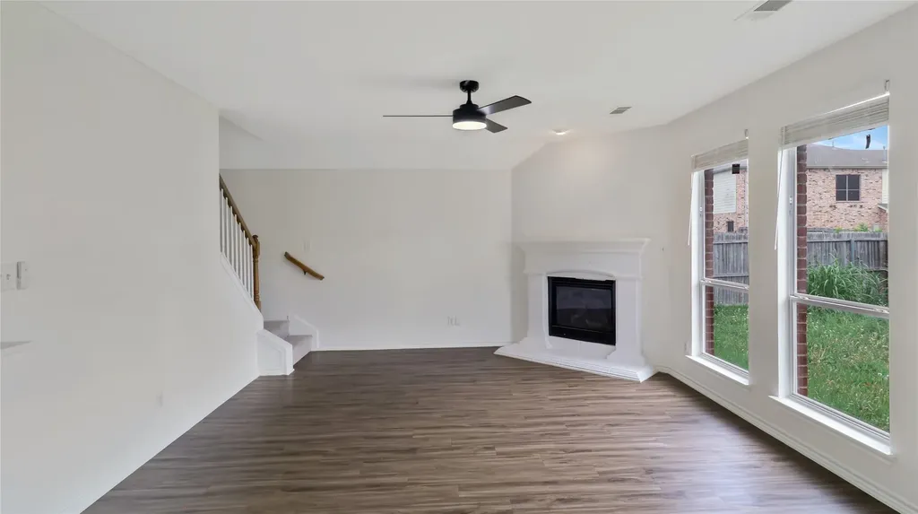1106 Eastbrook Glenn Heights TX 75154