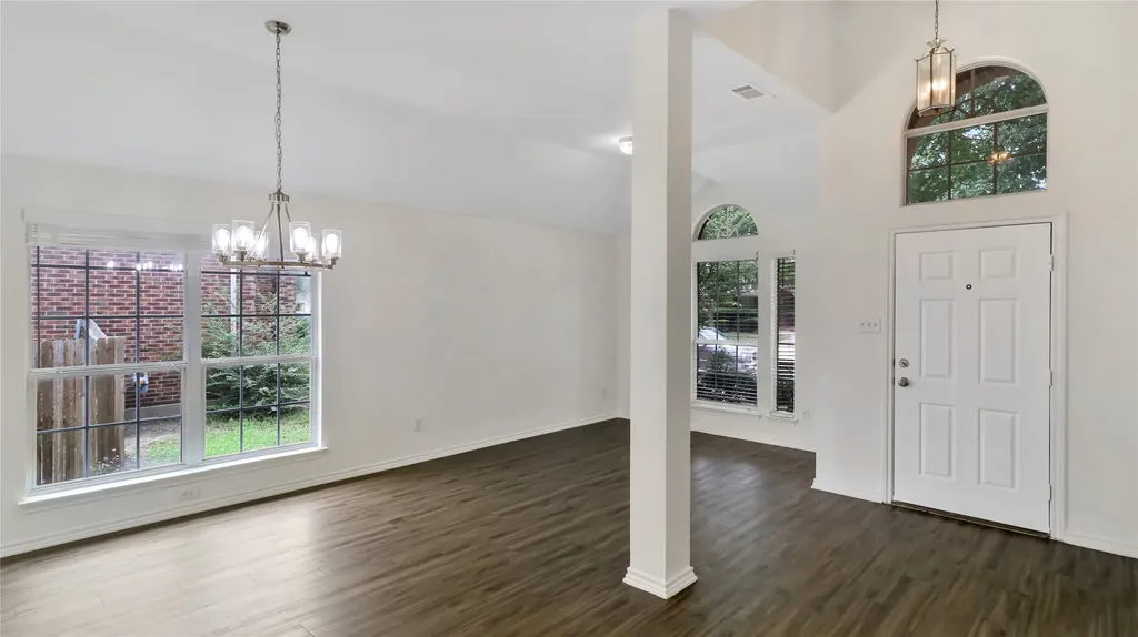 1106 Eastbrook Glenn Heights TX 75154