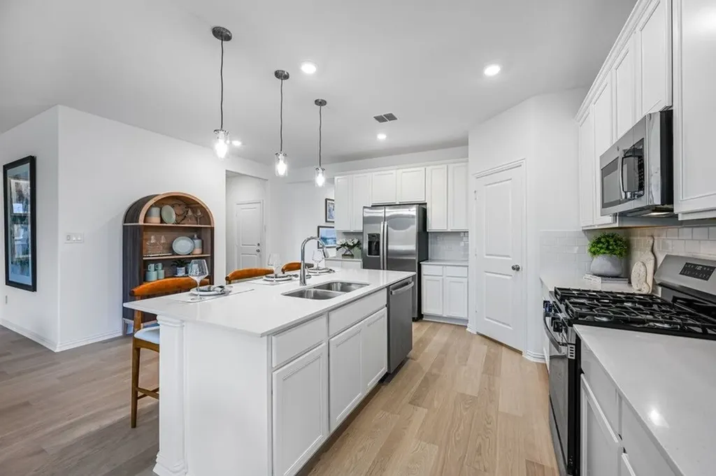 2332 Buffalo Bayou Way Crandall TX 75114