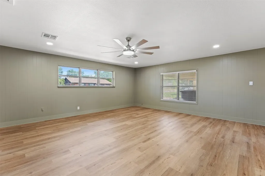 1813 King Cole Drive Waco TX 76705