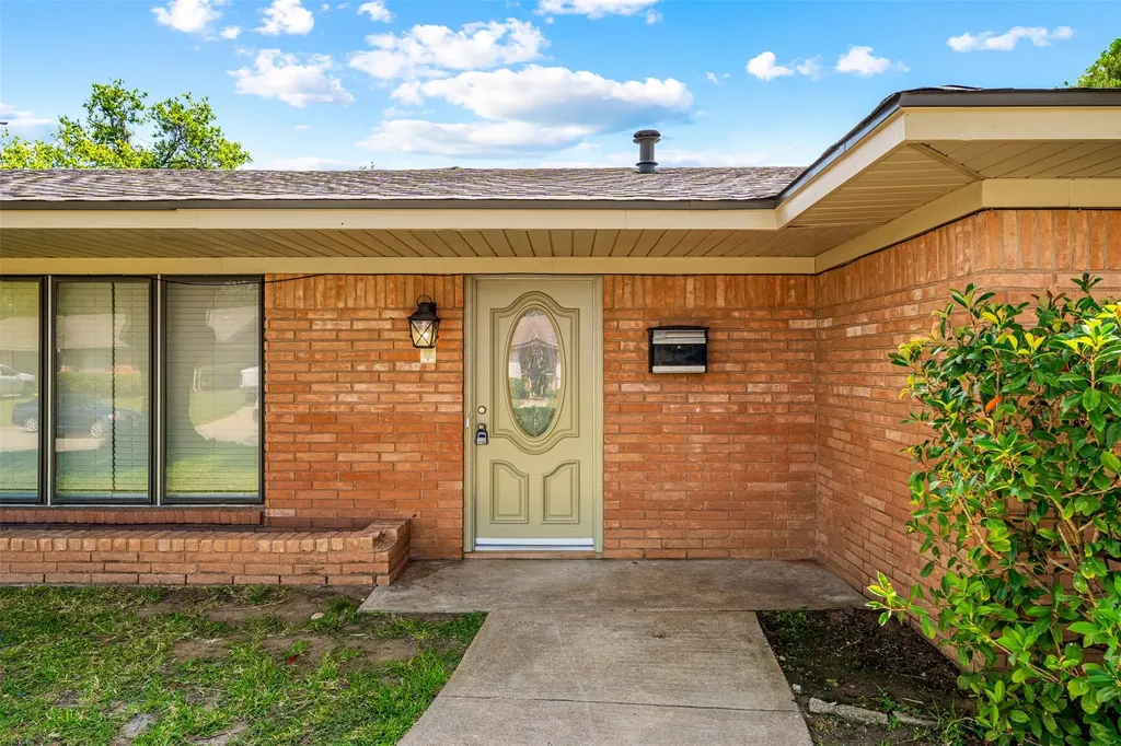 1813 King Cole Drive Waco TX 76705