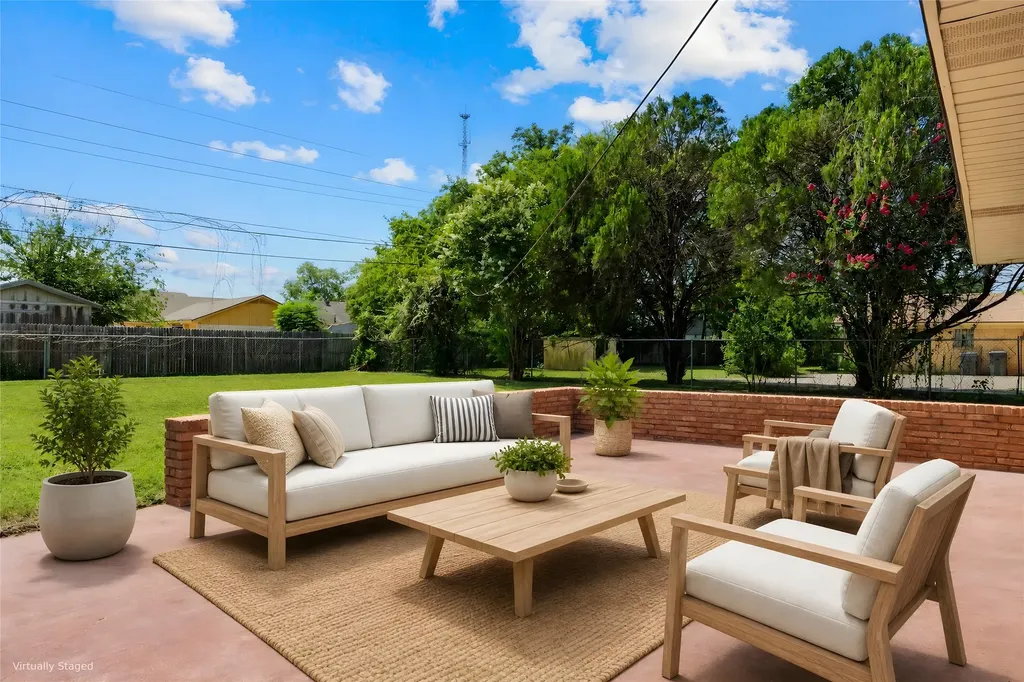 1813 King Cole Drive Waco TX 76705