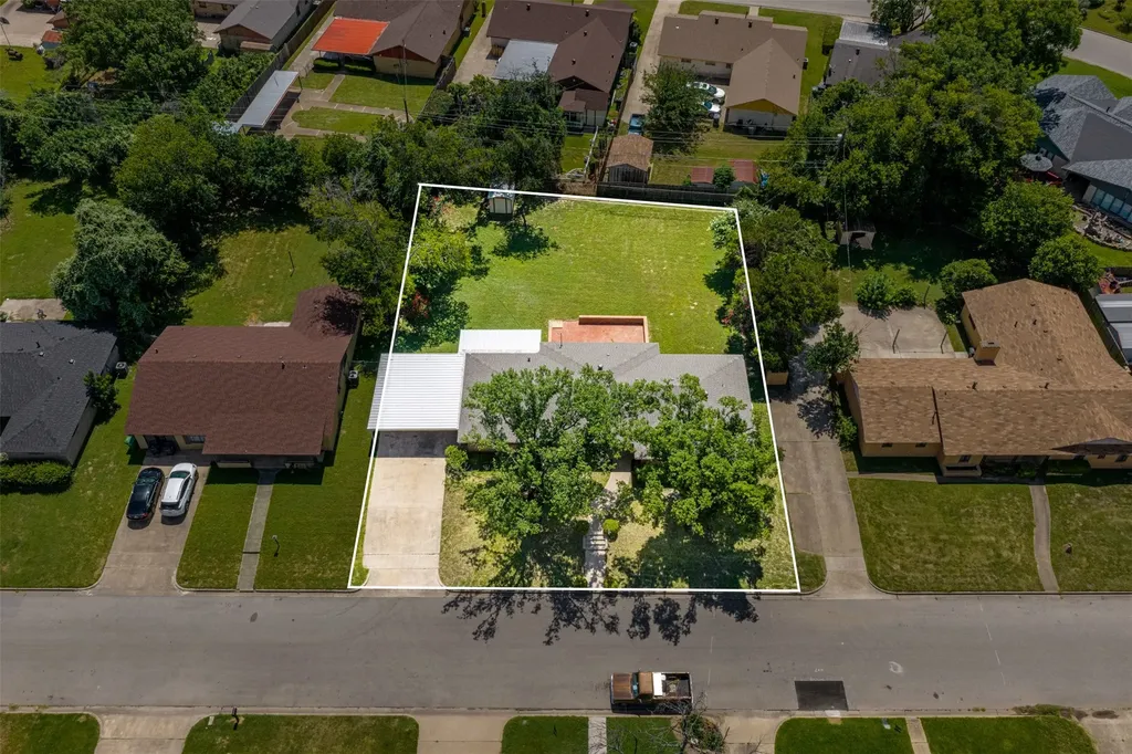 1813 King Cole Drive Waco TX 76705