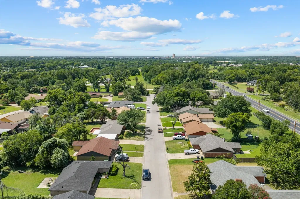 1813 King Cole Drive Waco TX 76705