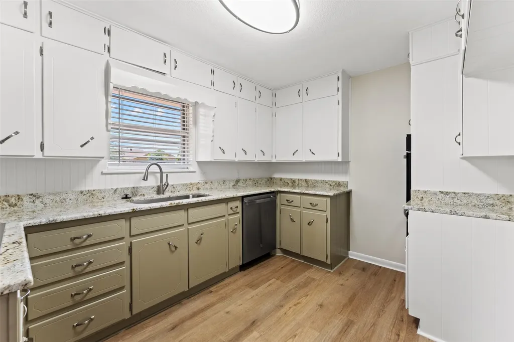 1813 King Cole Drive Waco TX 76705