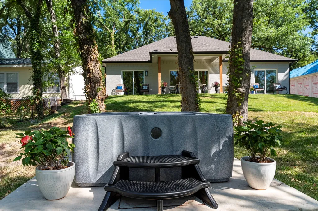 225 Ben Lacy Drive Gun Barrel City TX 75156