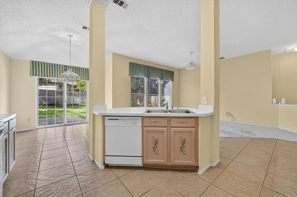 808 Silverbrook Drive Saginaw TX 76179