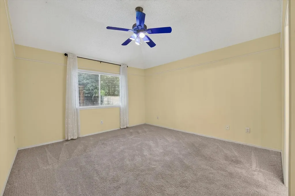 808 Silverbrook Drive Saginaw TX 76179