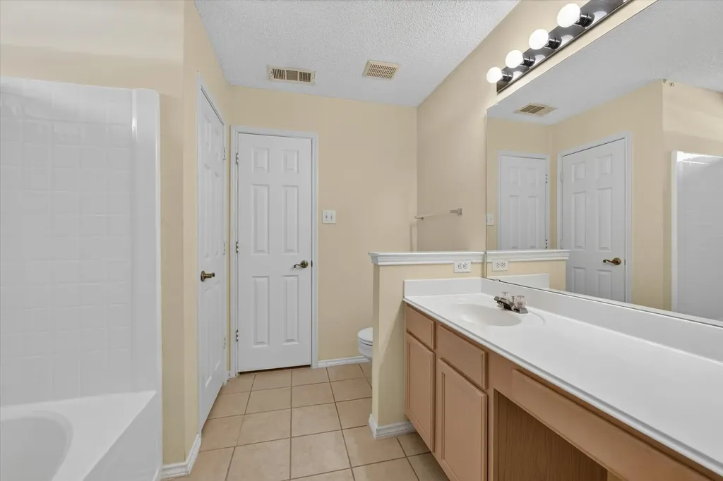 808 Silverbrook Drive Saginaw TX 76179
