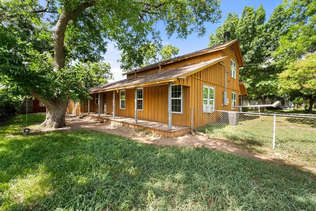 101 S Wright Avenue Kerens TX 75144