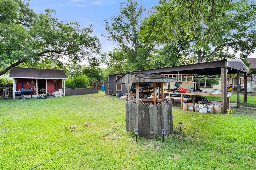101 S Wright Avenue Kerens TX 75144