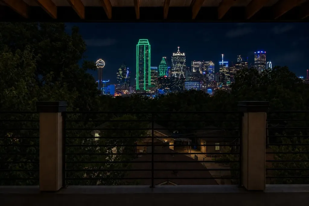 1325 Compton Street Dallas TX 75203