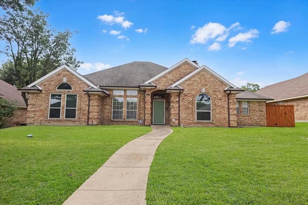 1520 Nettleton Drive Desoto TX 75115
