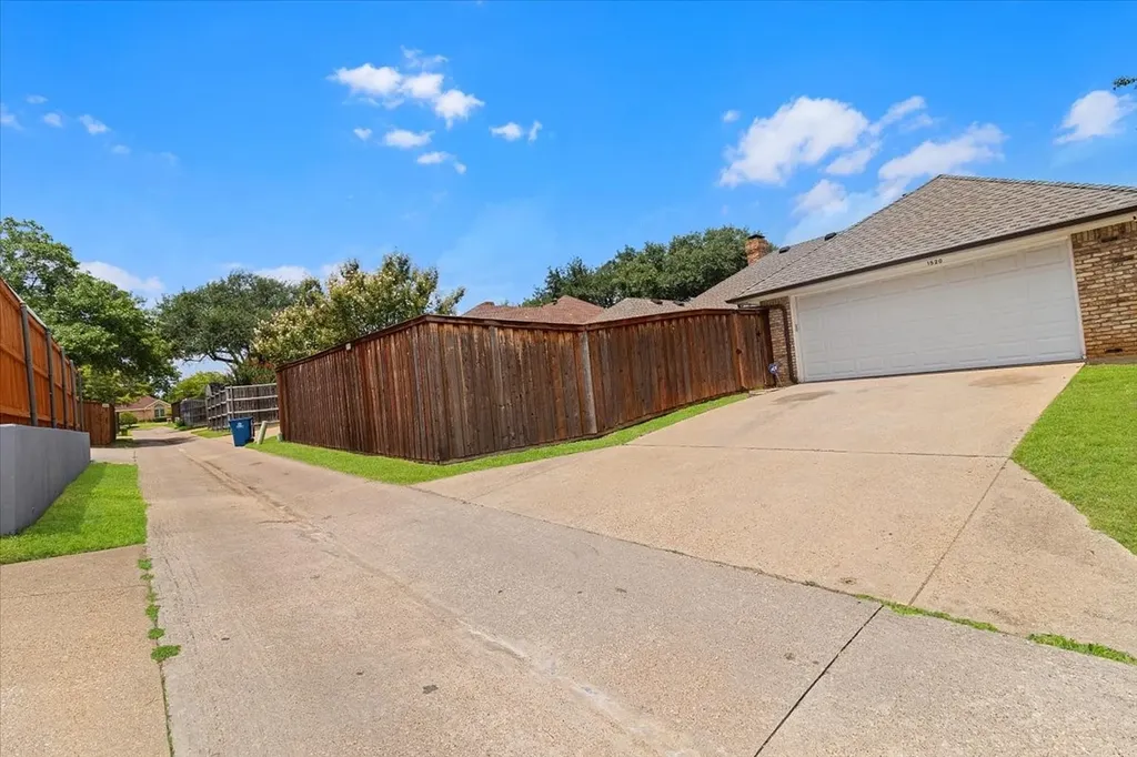 1520 Nettleton Drive Desoto TX 75115