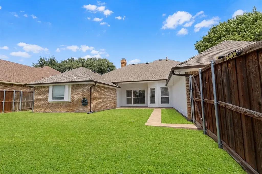 1520 Nettleton Drive Desoto TX 75115