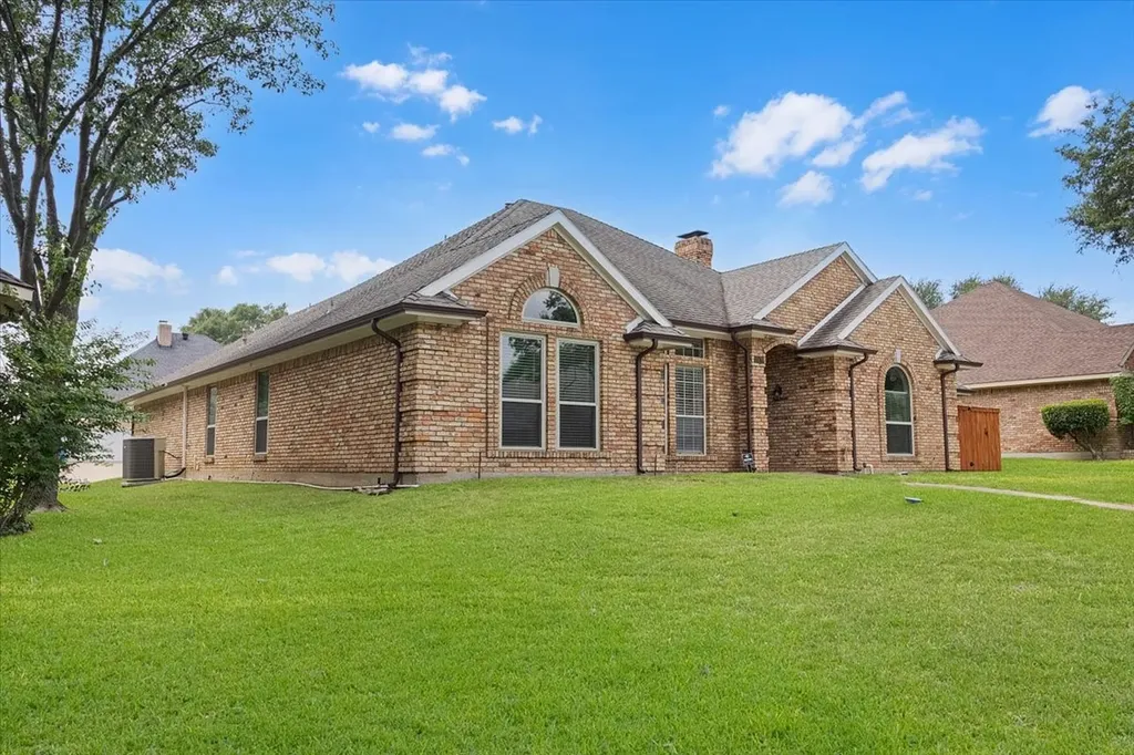 1520 Nettleton Drive Desoto TX 75115