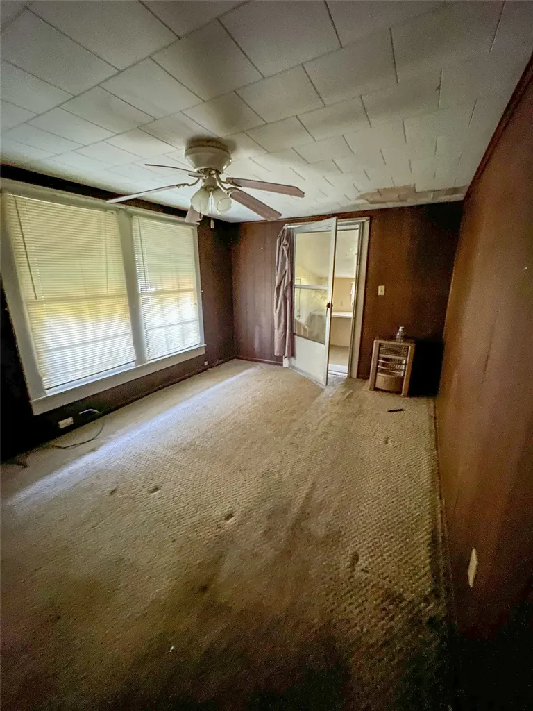 1105 S Donoho Street Clarksville TX 75426