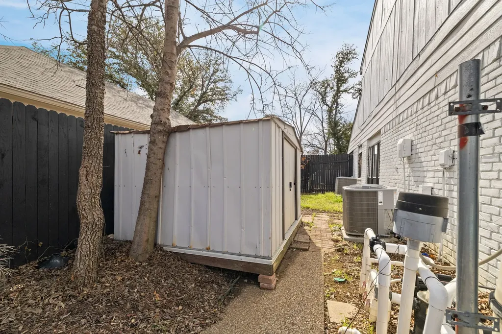1301 N Trail Drive Carrollton TX 75006
