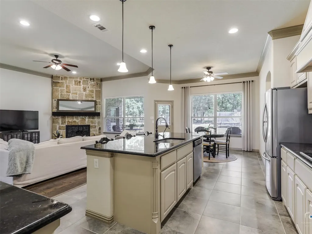 101 Sandlin Court Springtown TX 76082